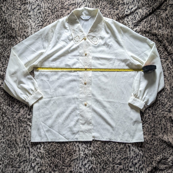 *SOLD* Vintage blouse - Picture 7 of 8